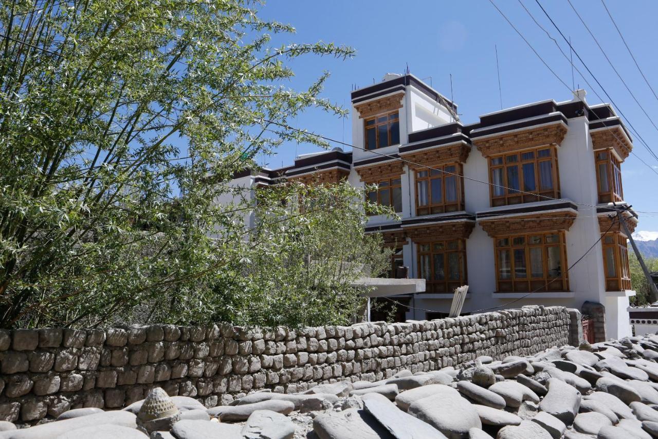 Oyo 11490 Hotel Royal Hill Leh Exterior photo