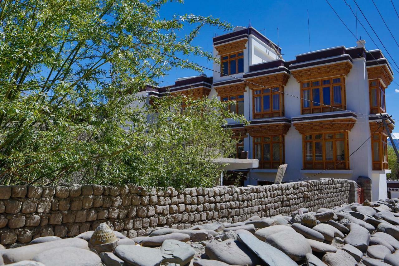 Oyo 11490 Hotel Royal Hill Leh Exterior photo